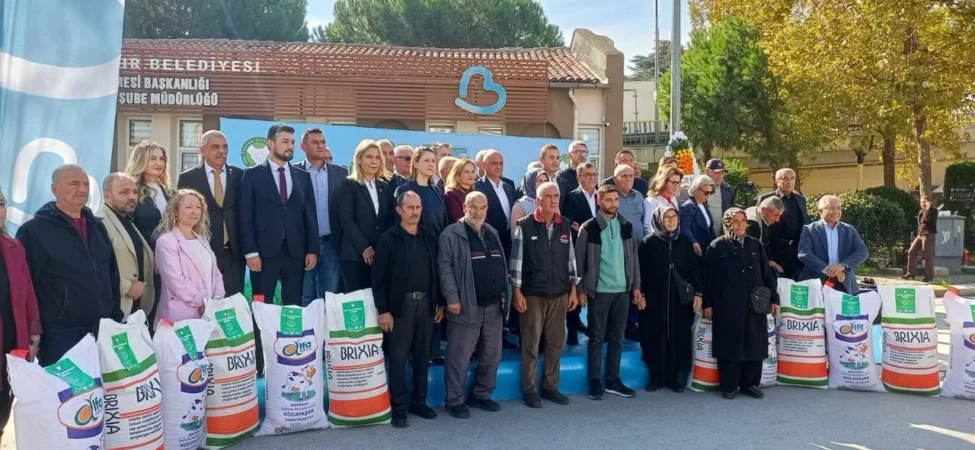 ahmet-akin-sut-otu-tohumu-dagitimi